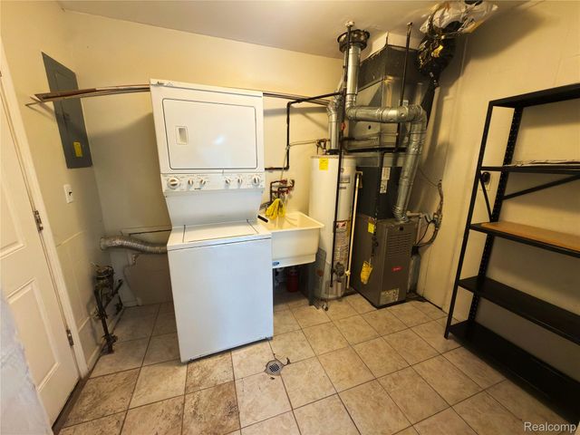 15152 McGuire Street, Taylor, MI 48180