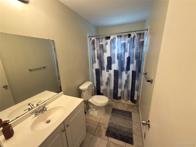 15152 McGuire Street, Taylor, MI 48180