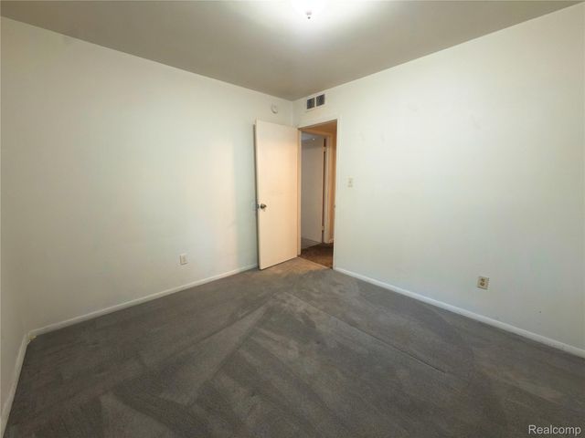 15152 McGuire Street, Taylor, MI 48180