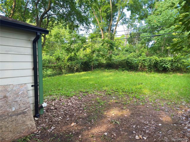 15152 McGuire Street, Taylor, MI 48180