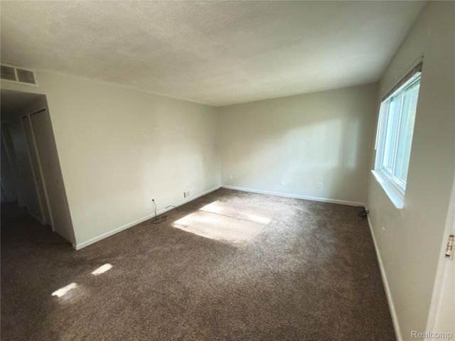15152 McGuire Street, Taylor, MI 48180
