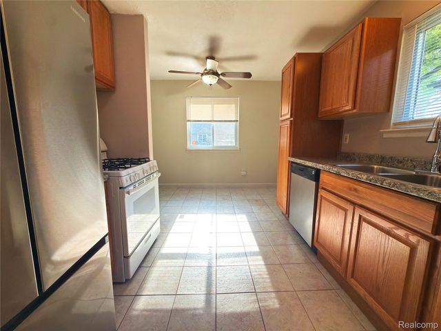 15152 McGuire Street, Taylor, MI 48180