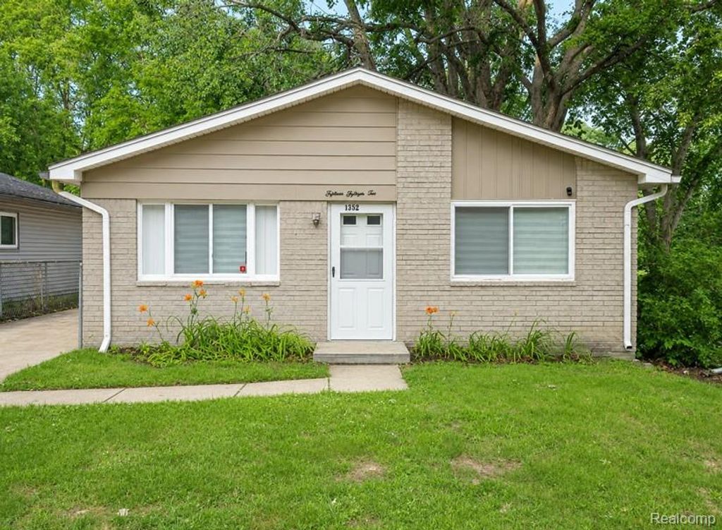 15152 McGuire Street, Taylor, MI 48180