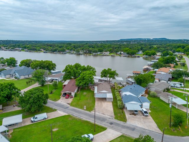 4006 Lands End Court, Granbury, TX 76048