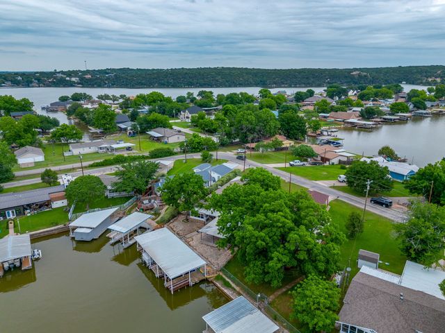 4006 Lands End Court, Granbury, TX 76048