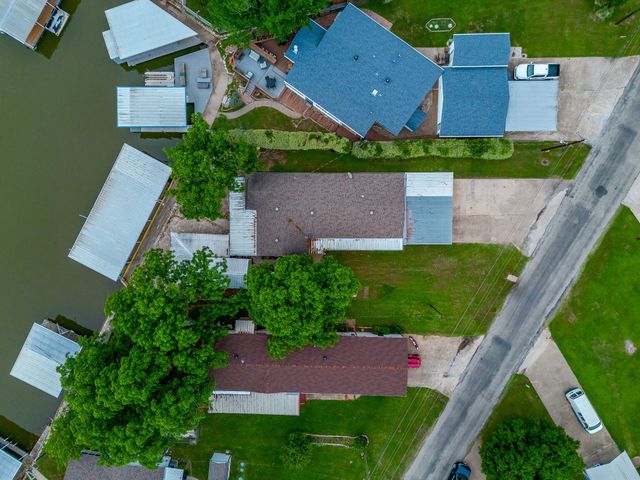 4006 Lands End Court, Granbury, TX 76048