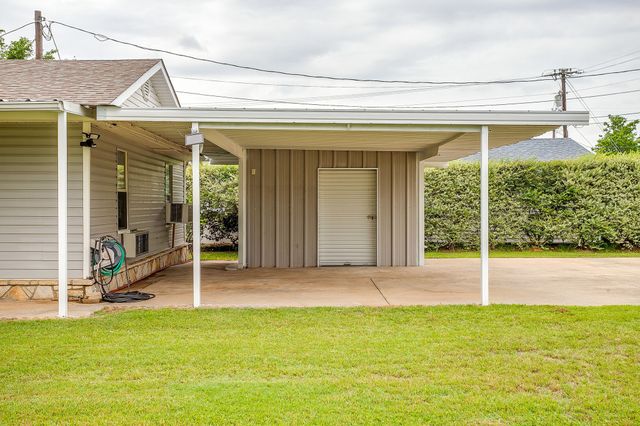 4006 Lands End Court, Granbury, TX 76048
