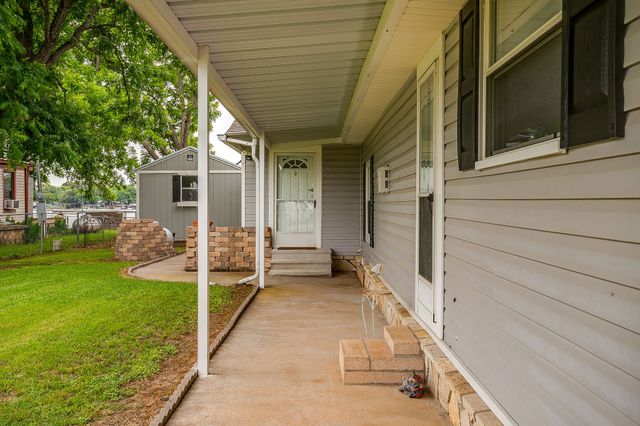 4006 Lands End Court, Granbury, TX 76048