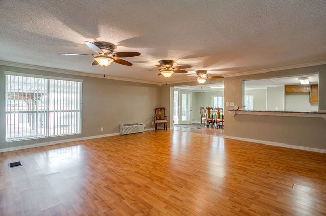 4006 Lands End Court, Granbury, TX 76048