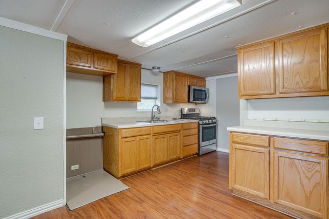 4006 Lands End Court, Granbury, TX 76048