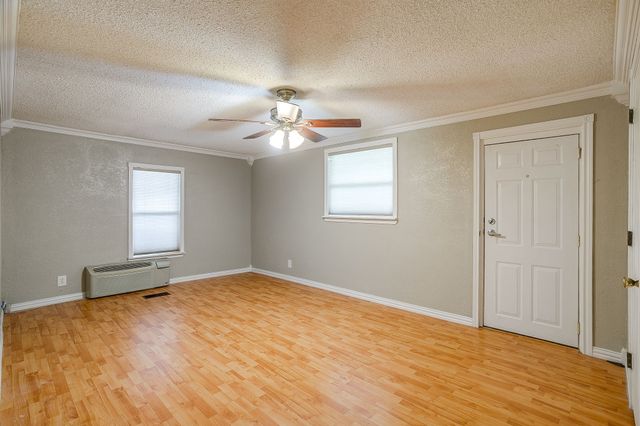 4006 Lands End Court, Granbury, TX 76048