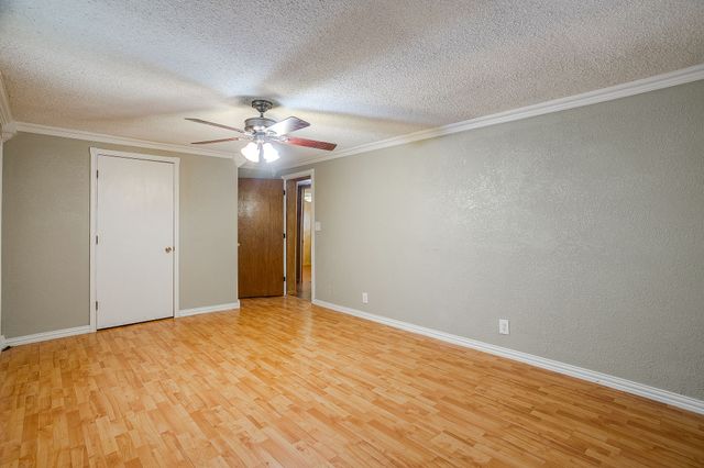 4006 Lands End Court, Granbury, TX 76048