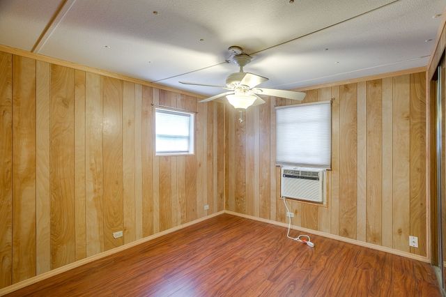 4006 Lands End Court, Granbury, TX 76048
