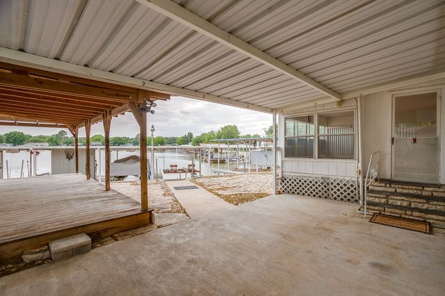 4006 Lands End Court, Granbury, TX 76048