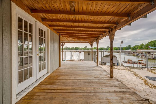4006 Lands End Court, Granbury, TX 76048