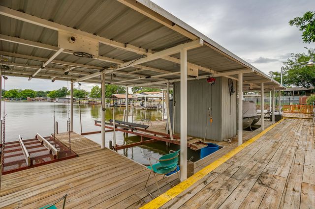 4006 Lands End Court, Granbury, TX 76048