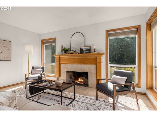 19290 CAPTAINS Ct, Oregon City, OR 97045