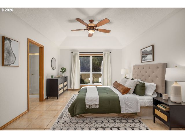 19290 CAPTAINS Ct, Oregon City, OR 97045