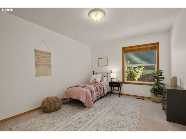 19290 CAPTAINS Ct, Oregon City, OR 97045