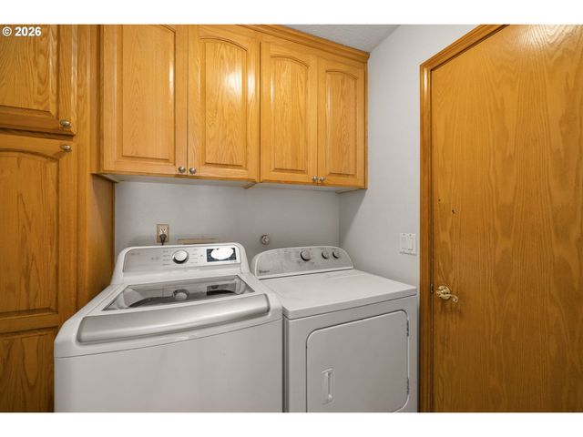 19290 CAPTAINS Ct, Oregon City, OR 97045
