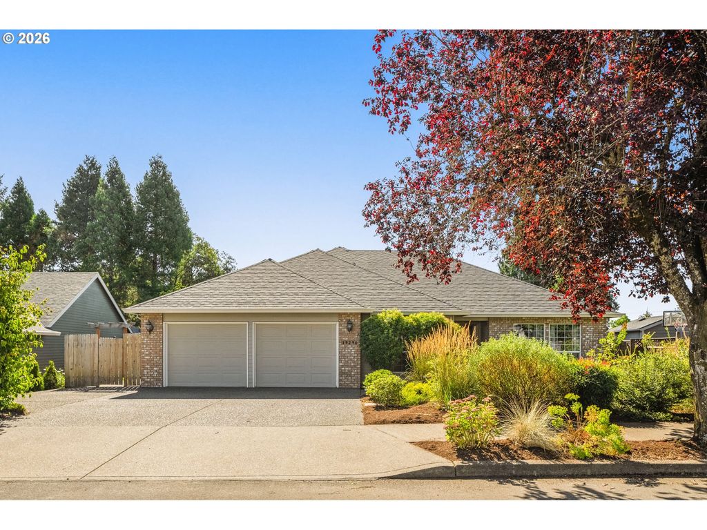 19290 CAPTAINS Ct, Oregon City, OR 97045