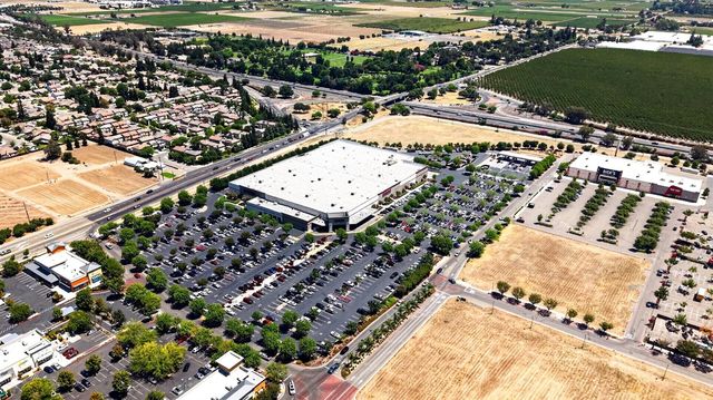 217 Seneca Way, Lodi, CA 95240