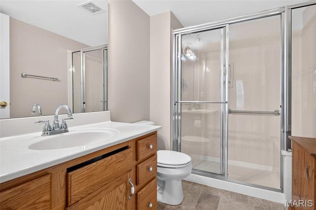 11095 Gravois Road 204, St Louis, MO 63126