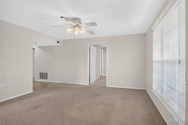 11095 Gravois Road 204, St Louis, MO 63126