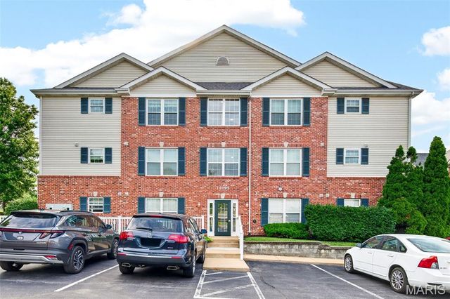 11095 Gravois Road 204, St Louis, MO 63126