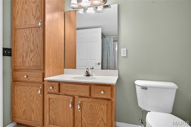 11095 Gravois Road 204, St Louis, MO 63126