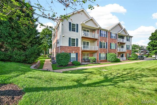 11095 Gravois Road 204, St Louis, MO 63126
