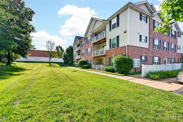 11095 Gravois Road 204, St Louis, MO 63126