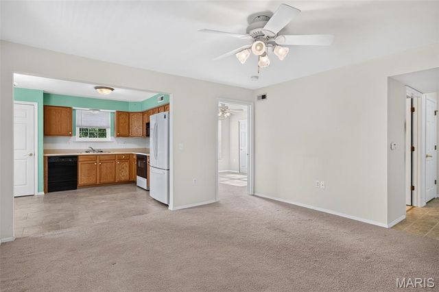 11095 Gravois Road 204, St Louis, MO 63126