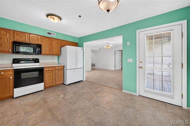 11095 Gravois Road 204, St Louis, MO 63126