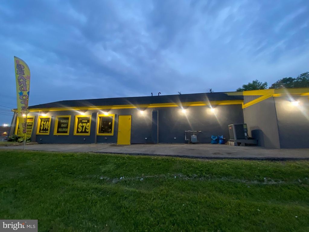 7928 BELAIR RD, Baltimore, MD 21236