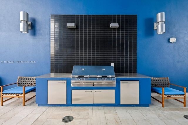 1300 Brickell Bay Dr 2700, Miami, FL 33131