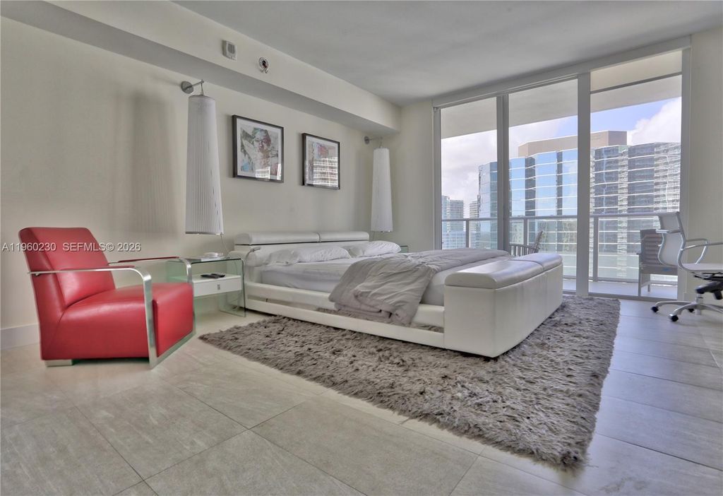 1300 Brickell Bay Dr 2700, Miami, FL 33131