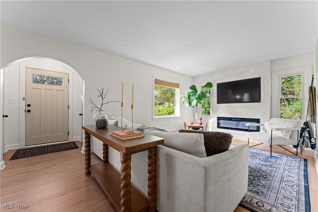 704 Woodlawn Avenue NW, Canton, OH 44708