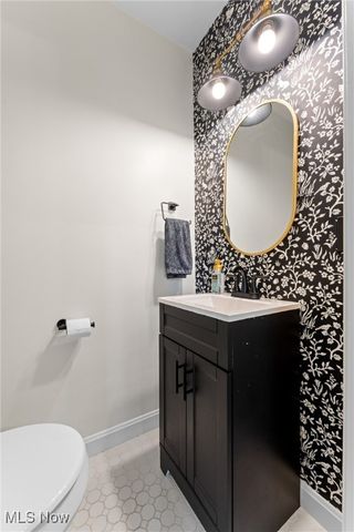 704 Woodlawn Avenue NW, Canton, OH 44708