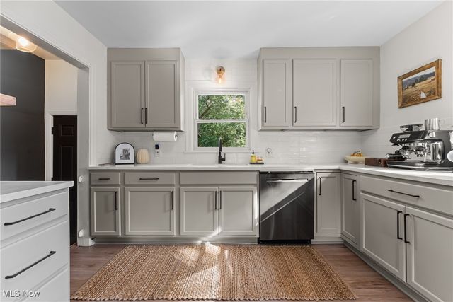 704 Woodlawn Avenue NW, Canton, OH 44708