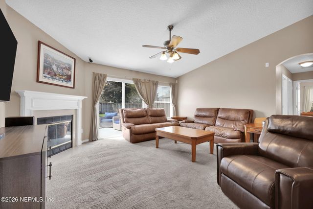 13696 DEVAN LEE Drive E, Jacksonville, FL 32226