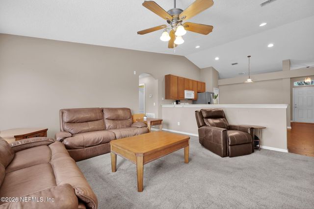 13696 DEVAN LEE Drive E, Jacksonville, FL 32226