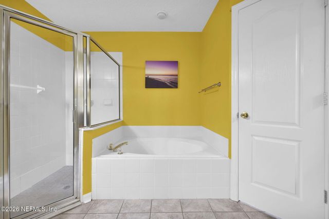 13696 DEVAN LEE Drive E, Jacksonville, FL 32226