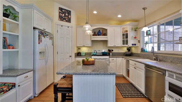 28335 Merridy, Highland, CA 92346