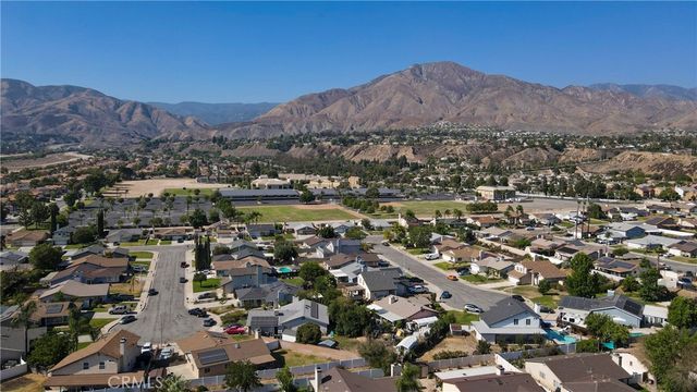 28335 Merridy, Highland, CA 92346