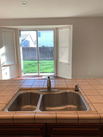 5401 W University Avenue, Fresno, CA 93722