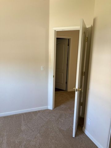 5401 W University Avenue, Fresno, CA 93722