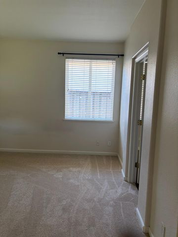 5401 W University Avenue, Fresno, CA 93722