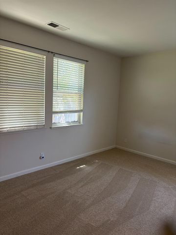 5401 W University Avenue, Fresno, CA 93722