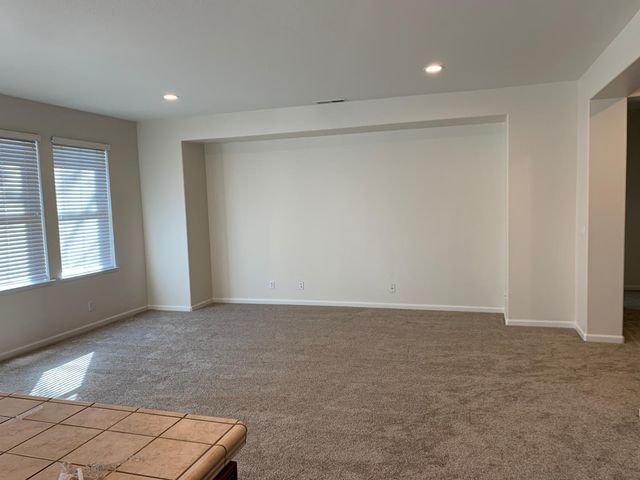 5401 W University Avenue, Fresno, CA 93722